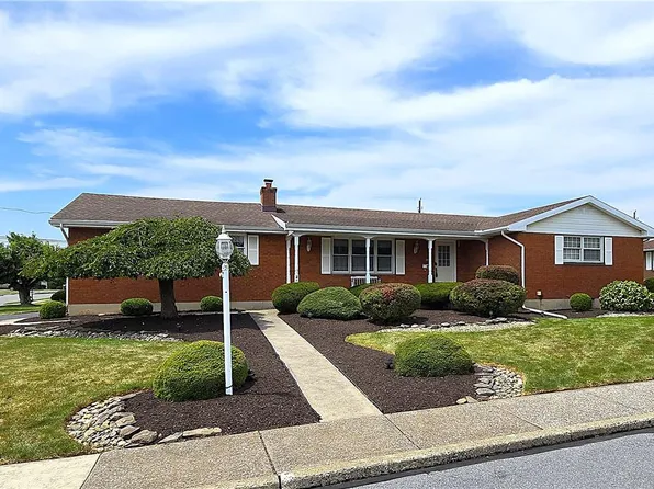 3203 Parkview Dr, Whitehall, PA 18052
