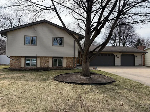 7405 Concerto Curv NE, Fridley, MN 55432