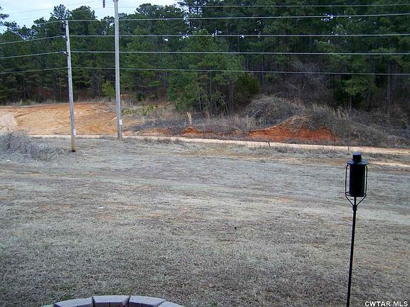 3rd image of 215 Plantation Dr