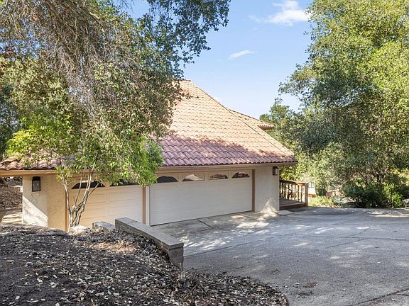 2nd image of 17710 Holiday Dr