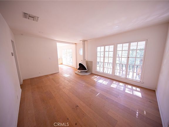 2nd image of 785 Skyland Dr