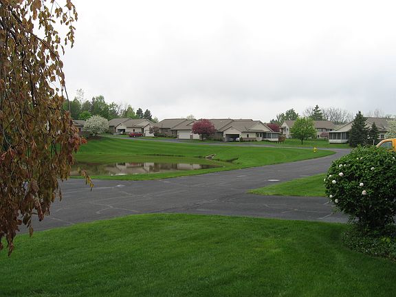 2nd image of 1003 Ironwood Cir NW