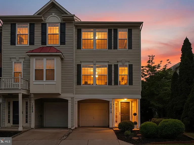 13810 Fareham Ln — Photo 28
