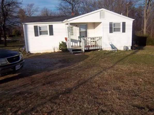 100 Harrison St, Gretna, VA 24557