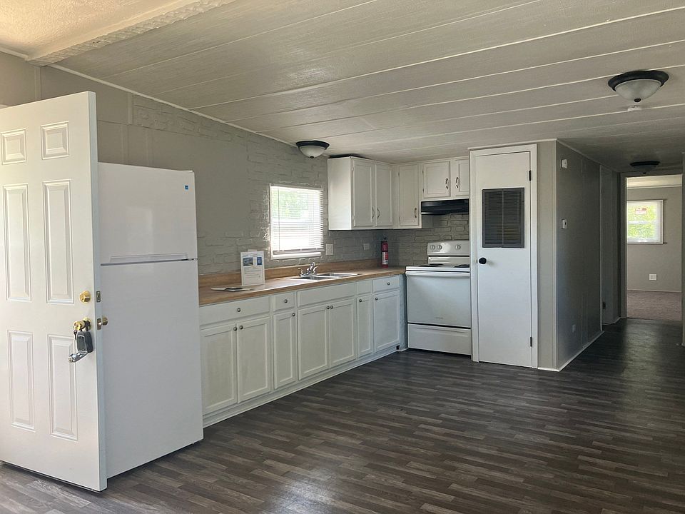 2nd image of 1006 19th Street Site #15