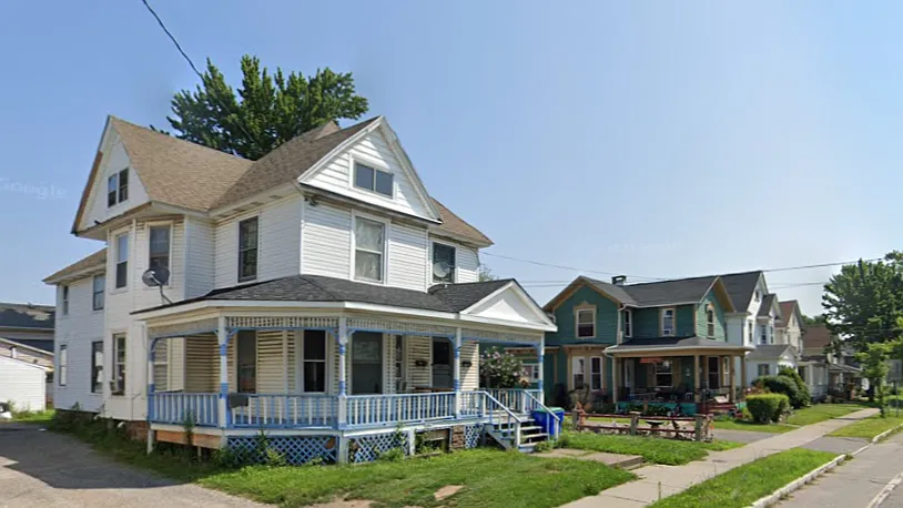 Building Photo - 407 E Center St #LOWER