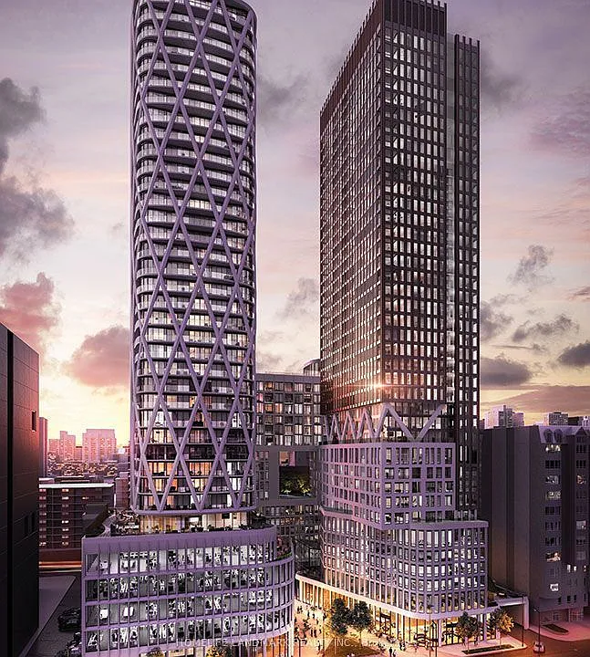 230 Simcoe St #2816
