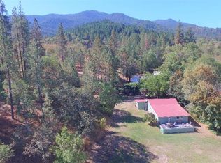 101 Crystal Dr, Grants Pass, OR 97527