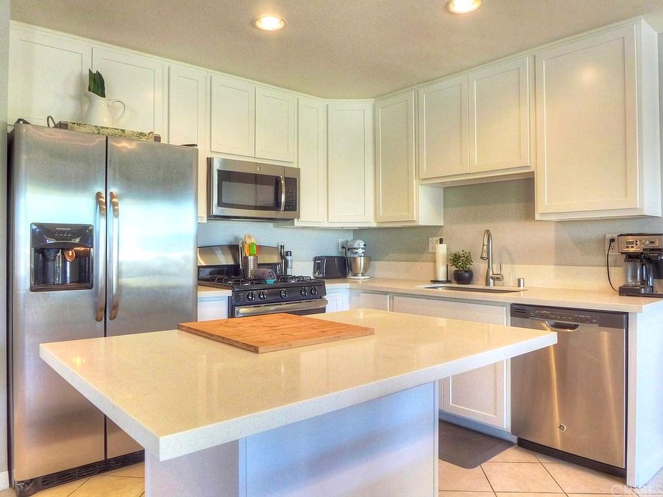 1st image of 1120 S Clifpark Cir #39R