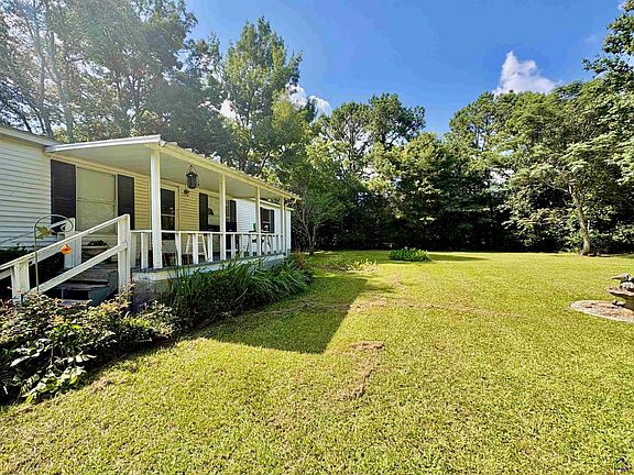 3rd image of 390 Peach Rd
