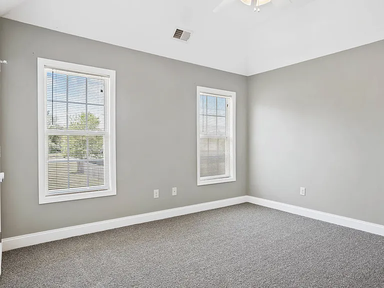 121 Feathers Ln — Photo 20