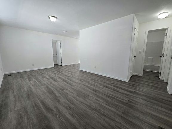 5th image of 3401 N Walnut Rd Unit 305