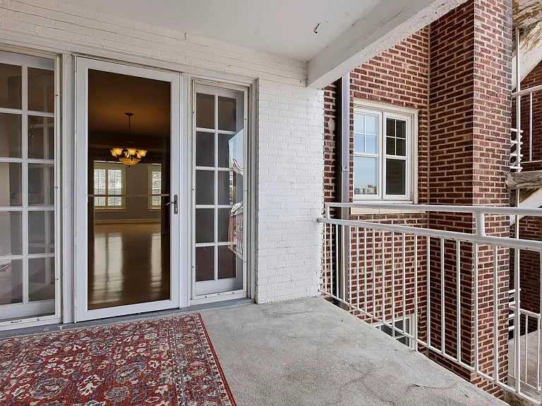 329 Belt Ave #402 — Photo 15