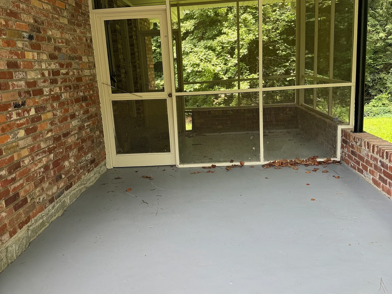 3 bed, 1.5 bath, 1300 sqft, $1,600 — Photo 1