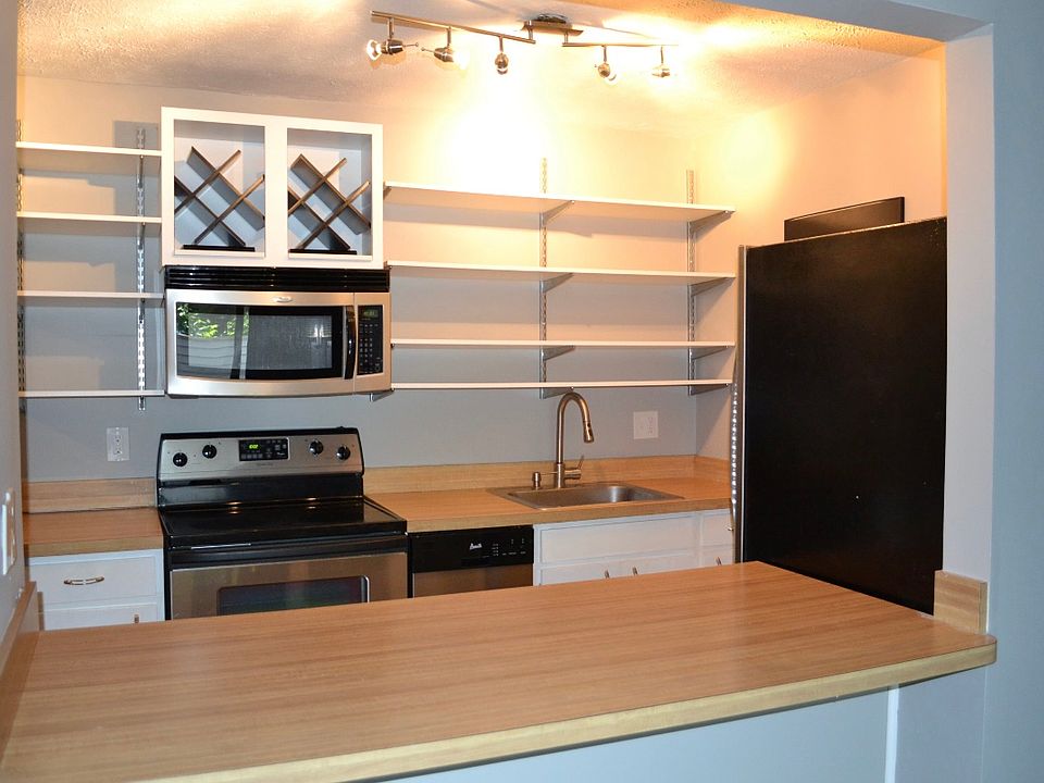 1st image of 1540 Windmill Ln Suite 15E