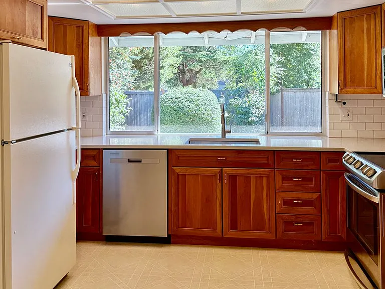 16508 NE 19th Pl — Photo 7