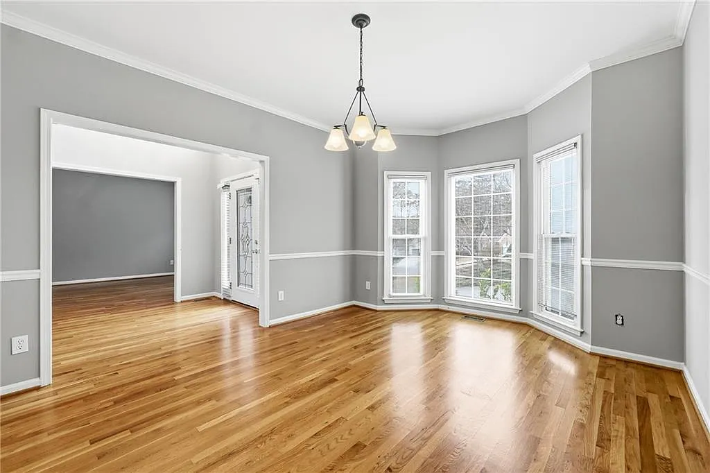 5 bed, 3.5 bath, 3000 sqft, $4,000 — Photo 4
