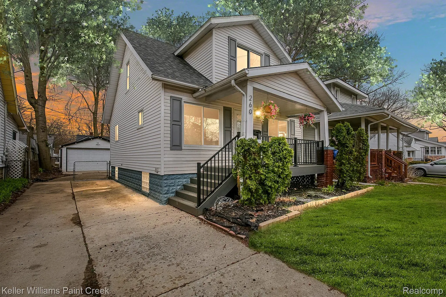 260 Farmdale St photo 1