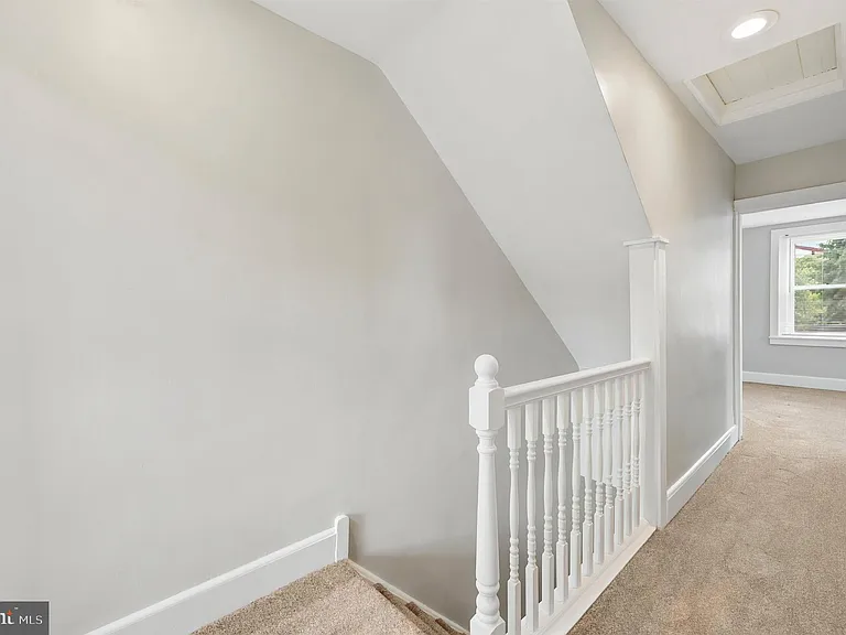 732 W Railroad Ave — Photo 27