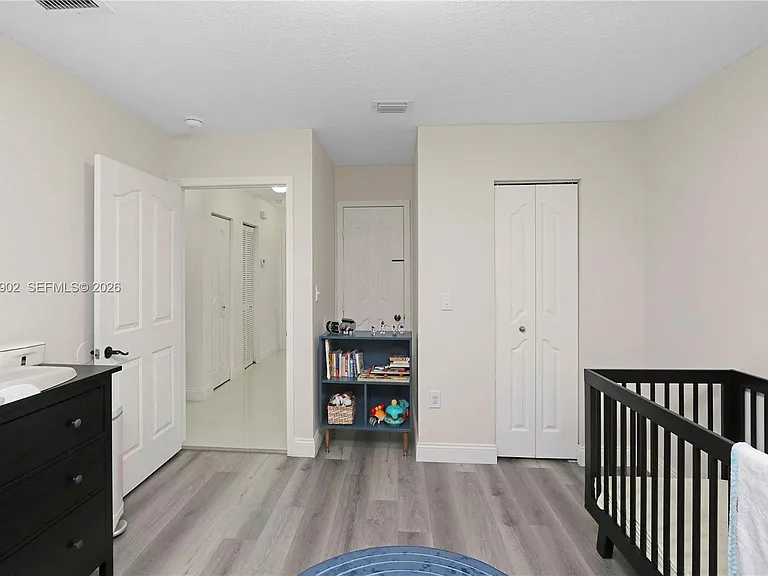 10921 NW 88th Ter — Photo 12