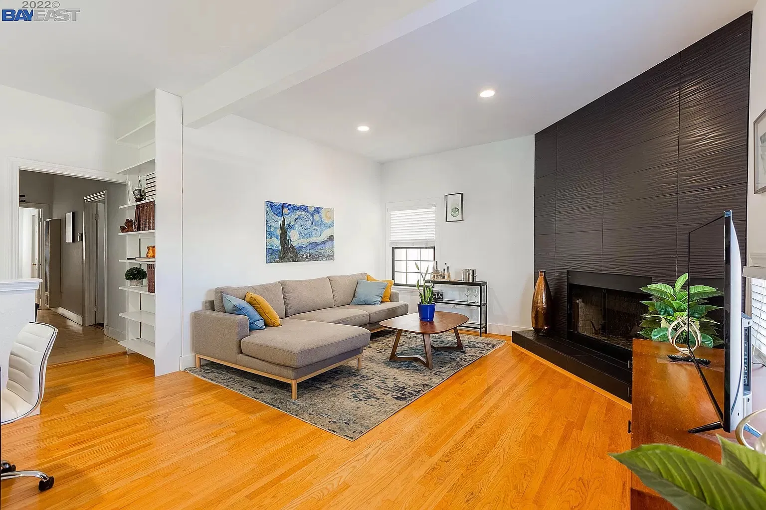 2 bed, 1066 sqft, $3,600 — Photo 2