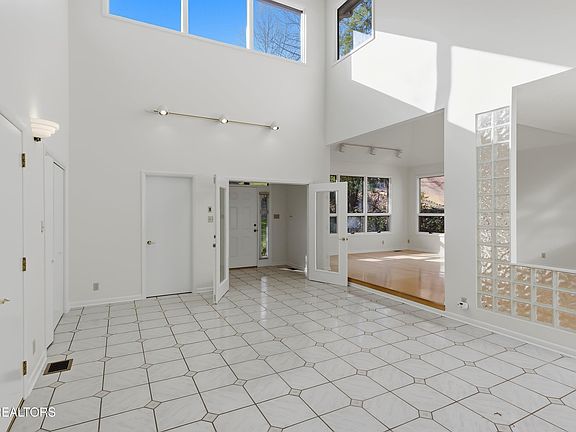 5th image of 152 Whippoorwill Dr