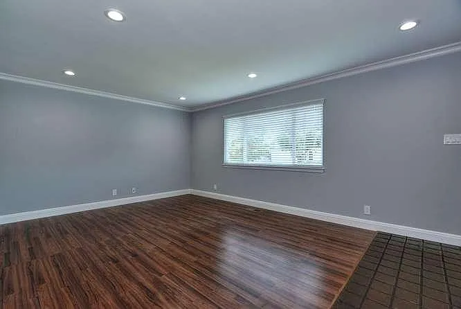 2040 Conifer Ln — Photo 7