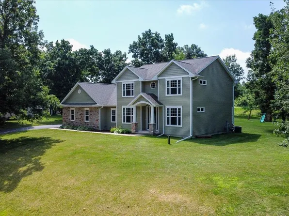 2727 Nadene Rd, Cottage Grove, WI 53527