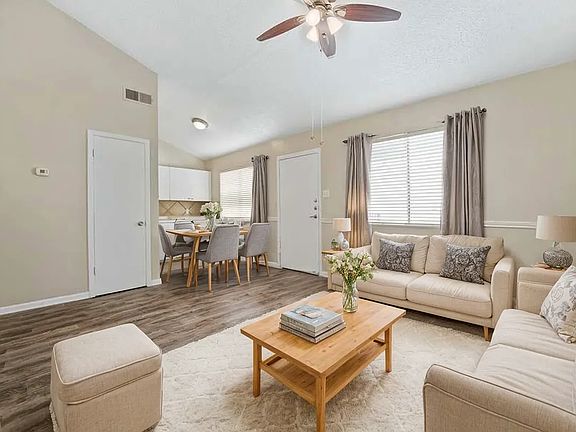 2nd image of 1302 Parker Ln #Pf-207