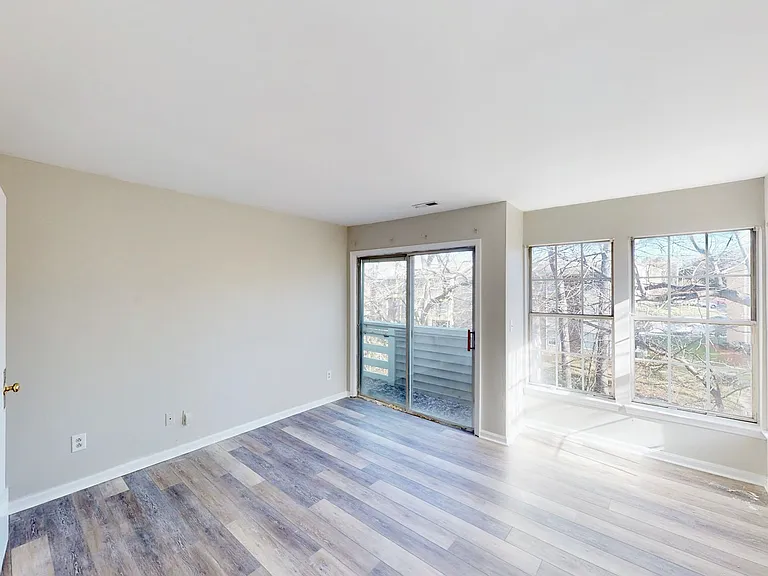 9617 Vinca Cir #G — Photo 15