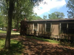 208 5th St, Satsuma, FL 32189