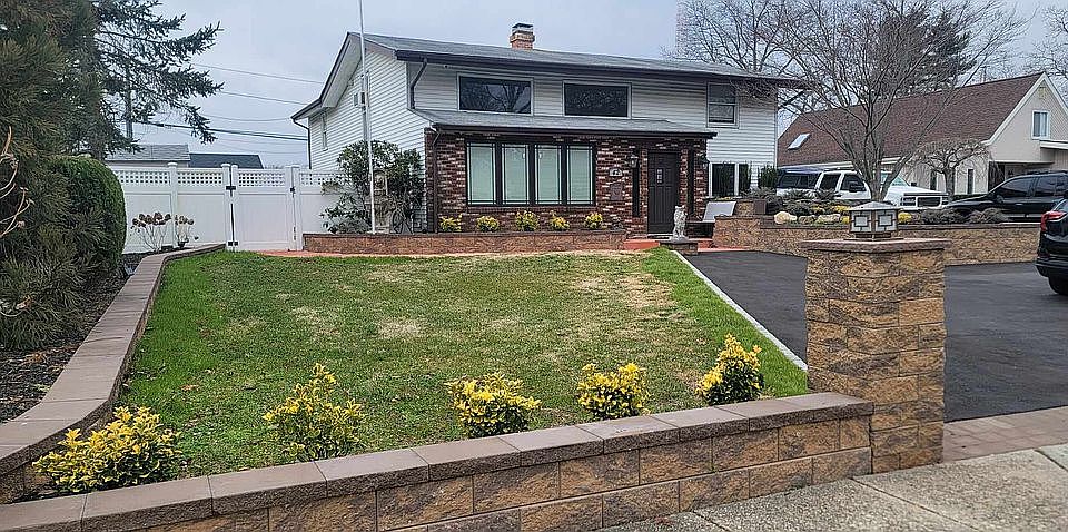 1st image of 42 Snowberry Ln