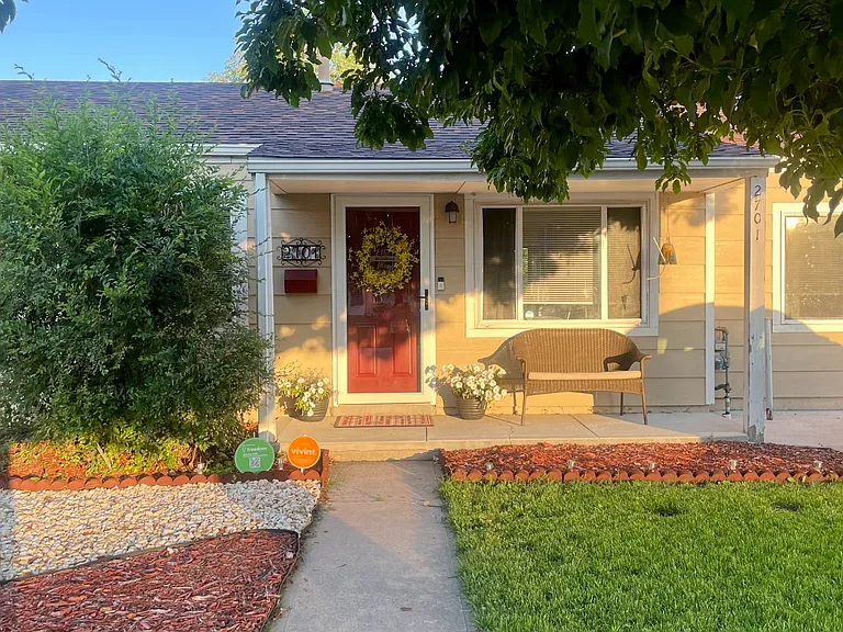 2701 S Glencoe St — Photo 4