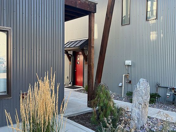 5th image of 1270 S Grant St #100