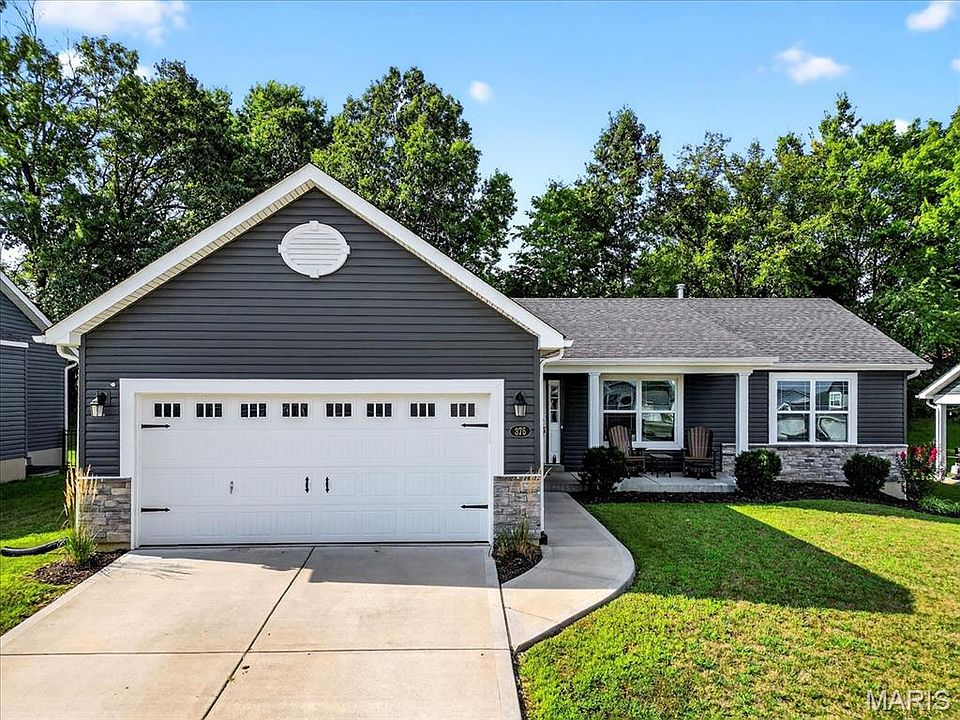 1st image of 375 Birchwood Dr