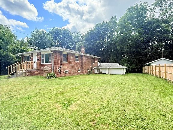 5th image of 1342 S Hawkins Ave