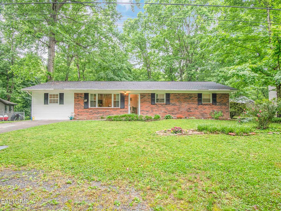 1st image of 223 White Oak Ln
