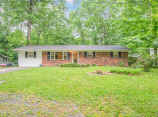 223 White Oak Ln, Heiskell, TN 37754