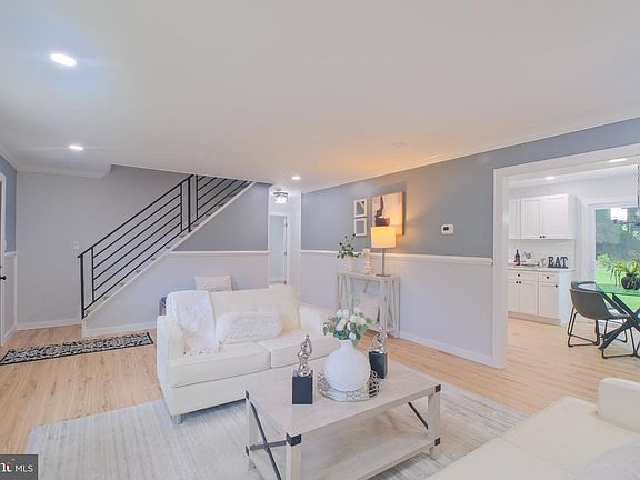 3rd image of 6 Minstrel Ln