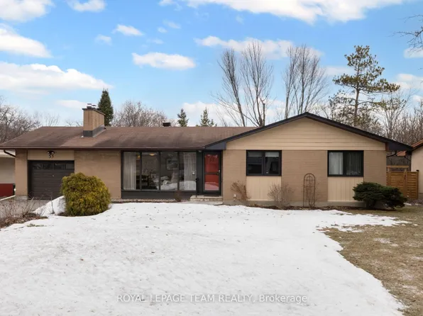 35 Cherrywood Dr, Ottawa, ON K2H 6H1