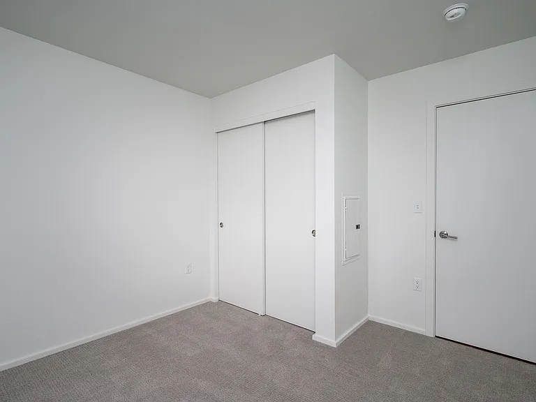 Rockwood Village Apartments — Photo 95