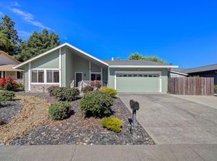 1049 Hawthorne Cir, Rohnert Park, CA 94928
