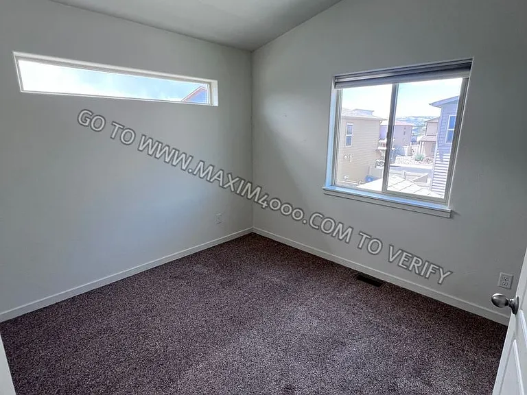 389 White River Dr — Photo 17