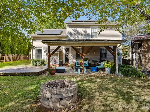 1969 8th Street Ln SE, Hickory, NC 28602