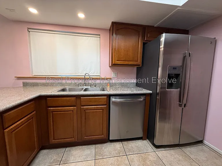 4709 N 26th Ln — Photo 9