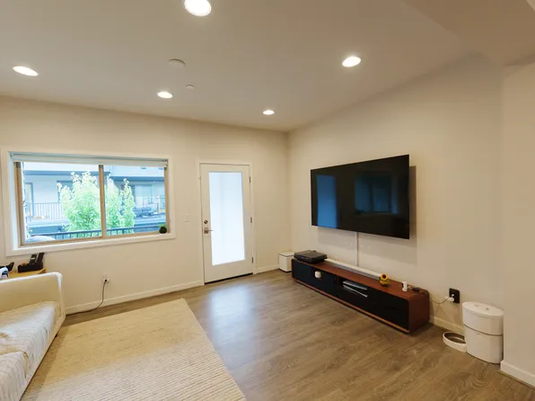 1236 7th Ave NE, Issaquah, WA 98029