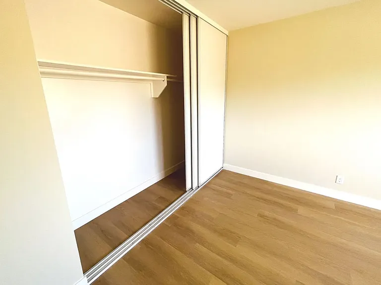 2422 McKinley Ave #F — Photo 11
