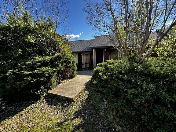 2nd image of 1801 Parallel St