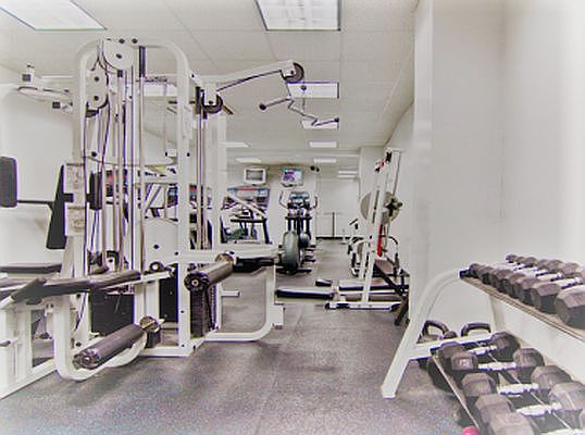5th image of 150 E 39th St APT 802