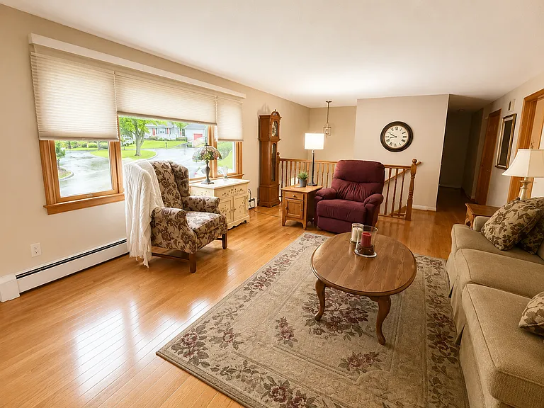 35 Dike Dr — Photo 7